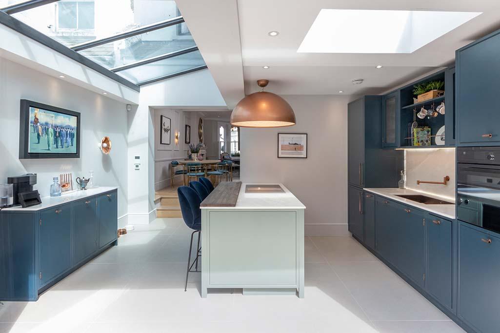 Side return kitchen under a glazed roof, kitchen extension in Woodford